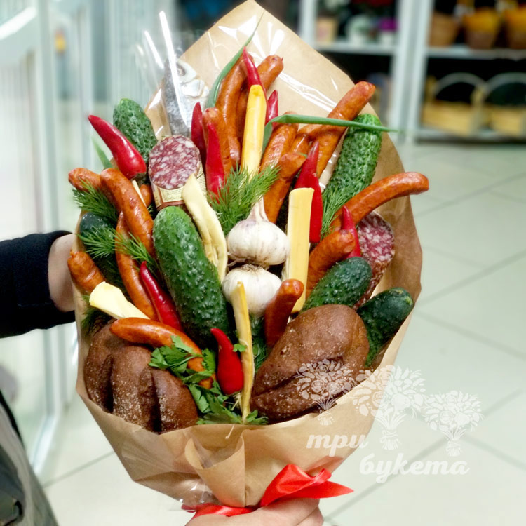 Букет, колбаса и перец