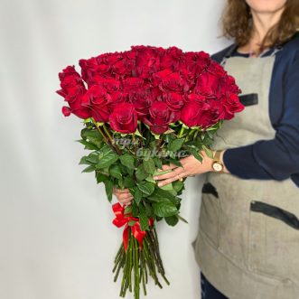 Букет из 51 красной метровой розы